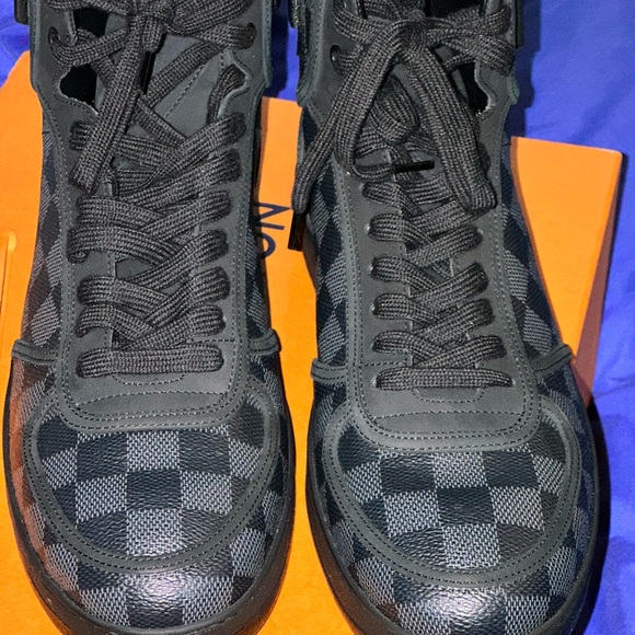 The Rivoli sneaker boot is a sleek hi-top in LV iconic Damier Graphite canvas. - Picture 2 of 8